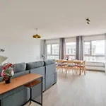 Vandrezanne 1 Stylish 2 Bed Paris City Views