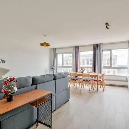 Vandrezanne 1 Stylish 2 Bed Views Parigi