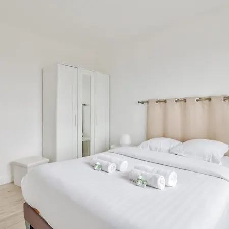 Appartamento Vandrezanne 1 Stylish 2 Bed Views