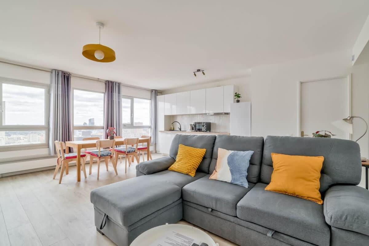 Vandrezanne 1 Stylish 2 Bed Views *