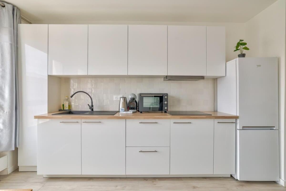 Vandrezanne 1 Stylish 2 Bed Views *